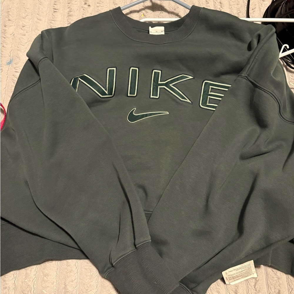 Nike womens  Green Sweatshirt
